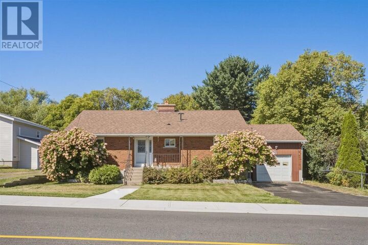Property Photo:  37 Huron Ave  ON P0R 1B0 