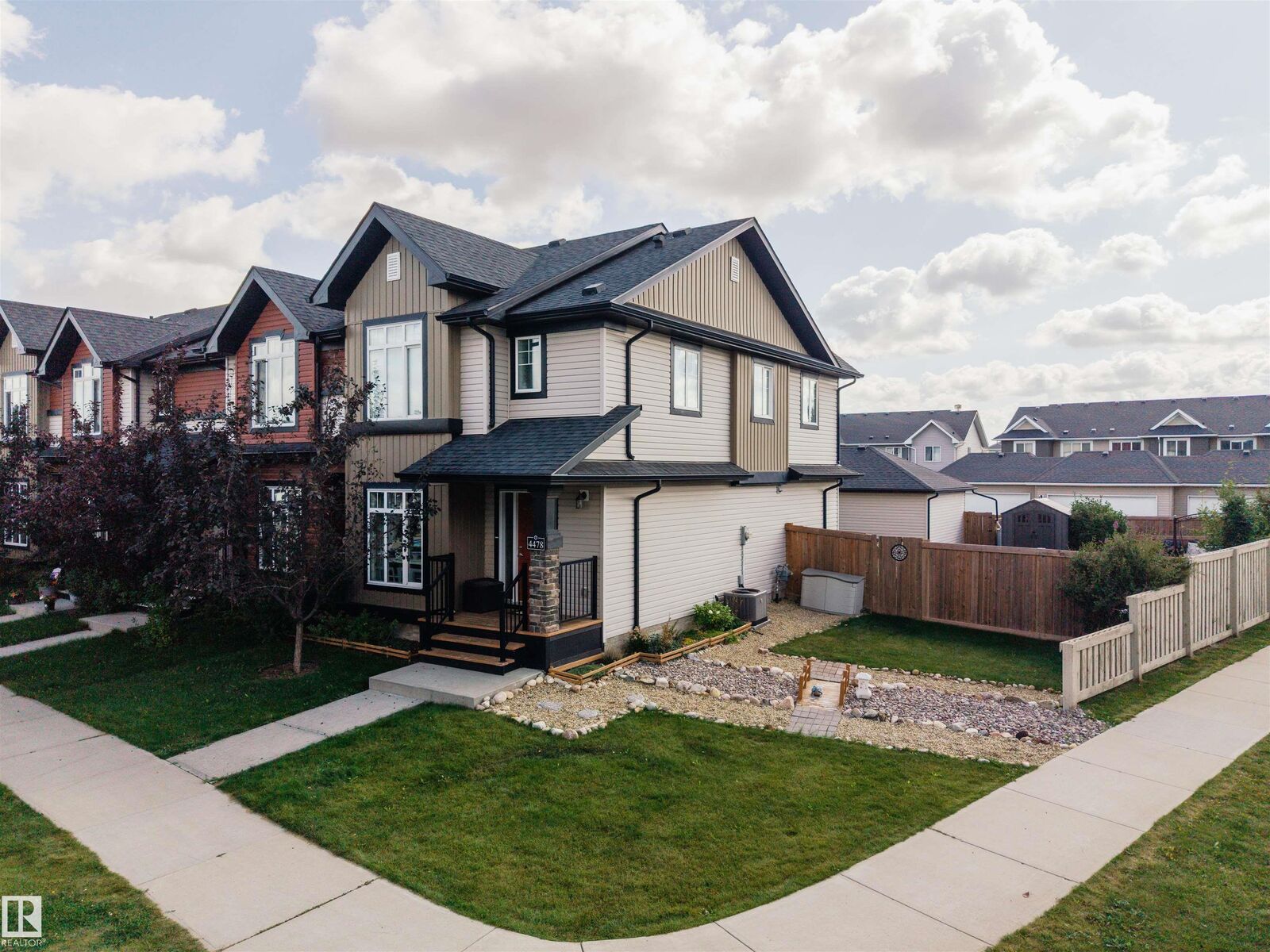 Property Photo:  4478 Annett Common SW  AB T6W 2V7 