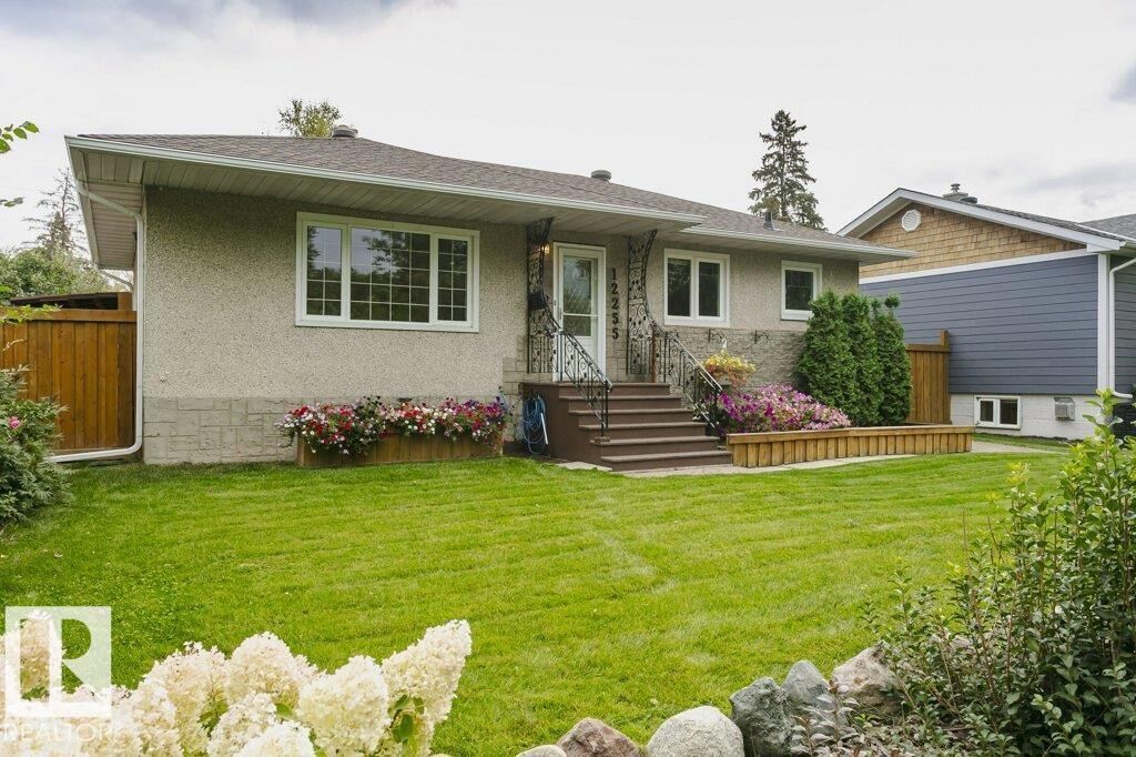 Property Photo:  12255 Dovercourt Crescent NW  AB T5L 4E4 