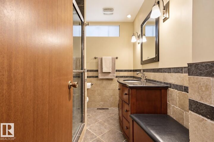 Property Photo:  1006 Lueders Crescent  AB T8A 1A9 