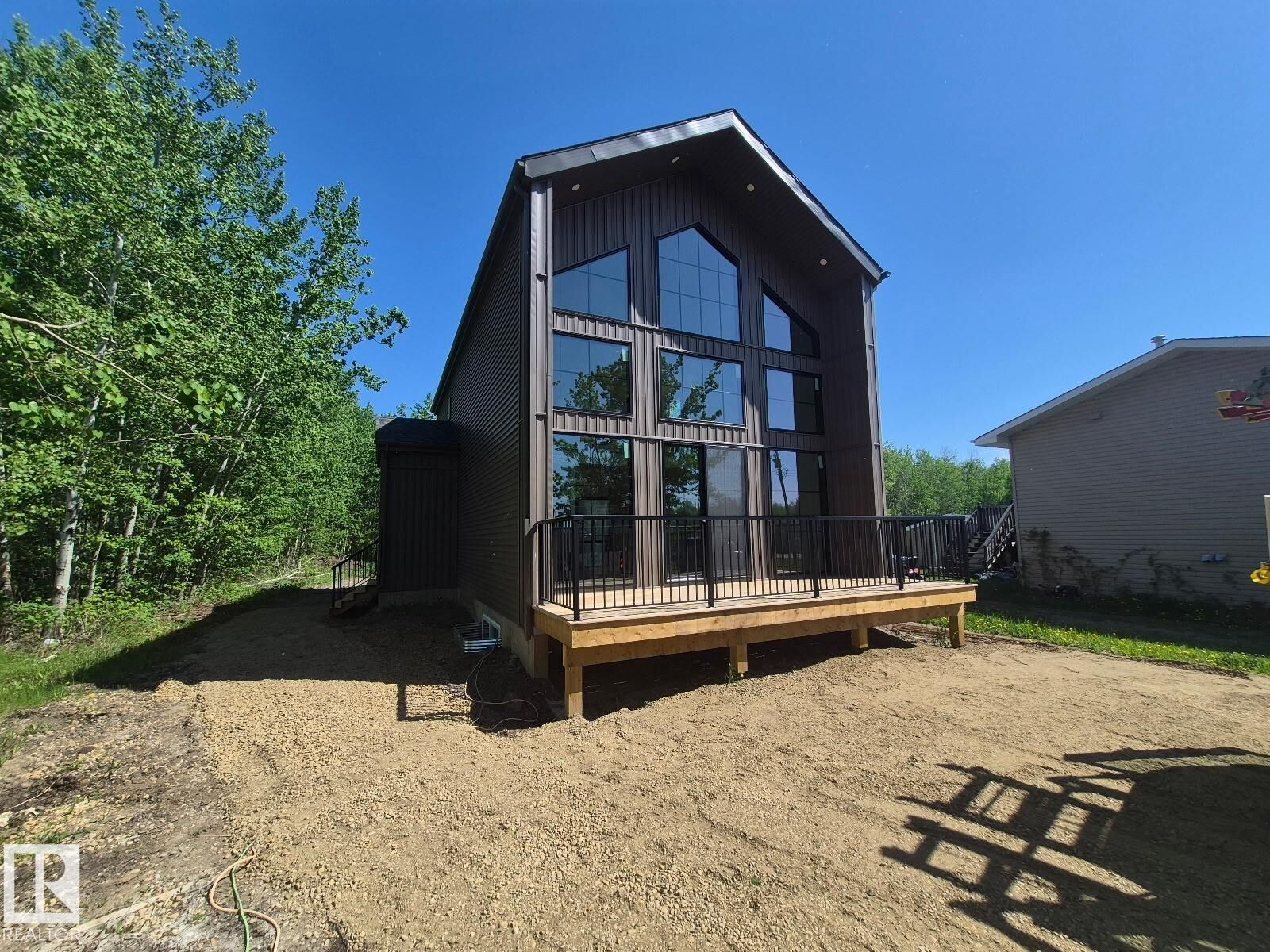 Property Photo:  51551 Rge Road 212A  AB T8G 1G1 