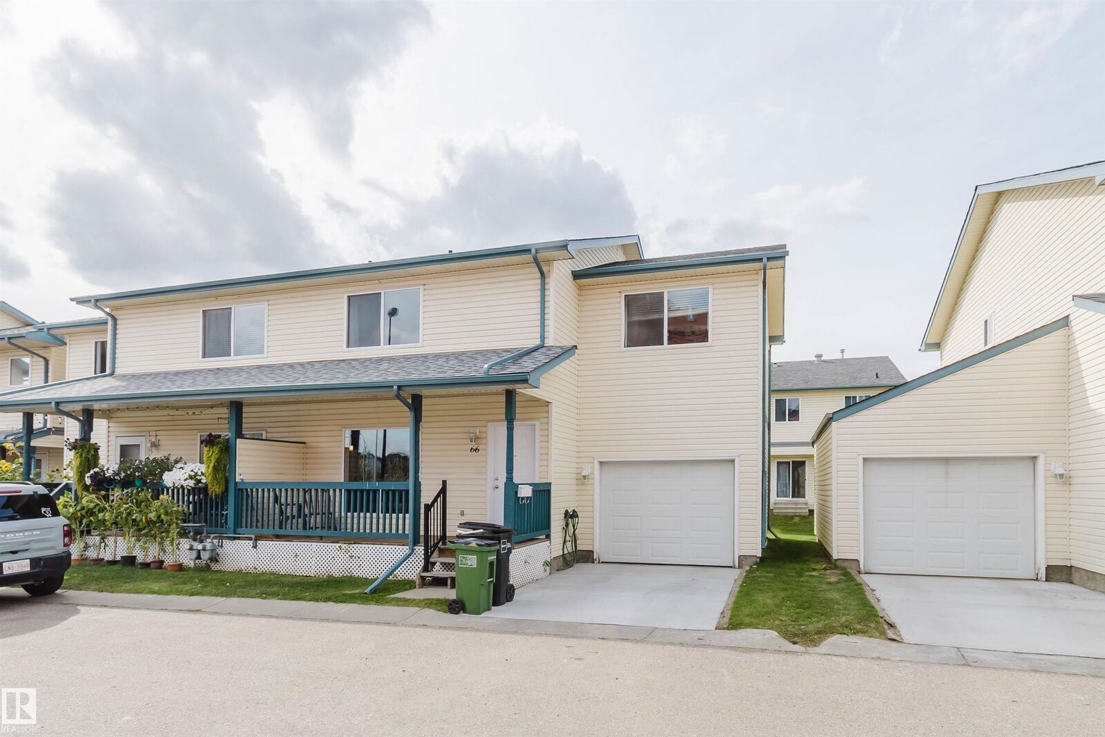 Property Photo: 10909 106 Street NW 66 AB T5H 4M7