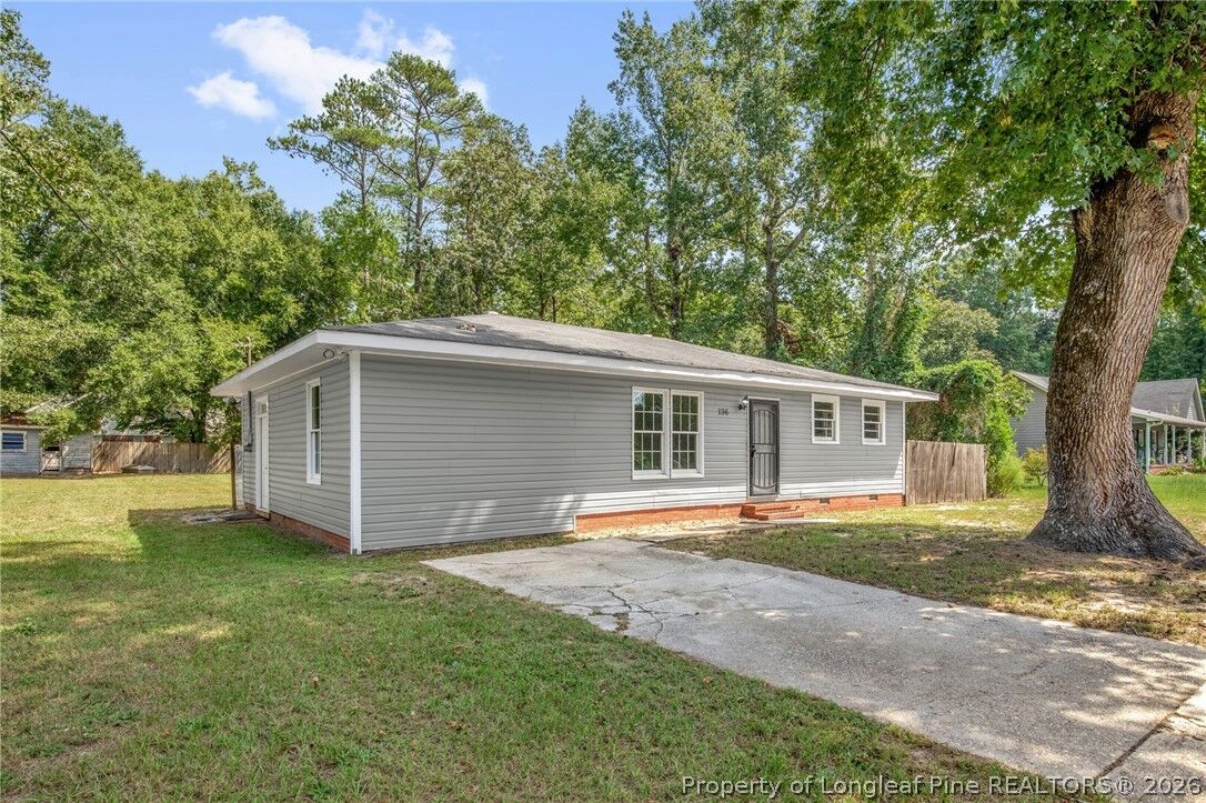 Property Photo: 136 Bladen Circle NC 28312