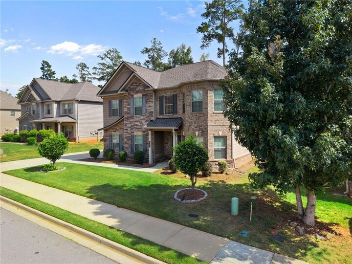 Property Photo:  165 Regency Place  GA 30016 