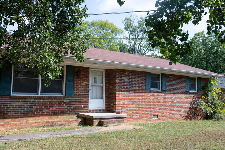 Property Photo:  1215 Blount Avenue SW  TN 37311 
