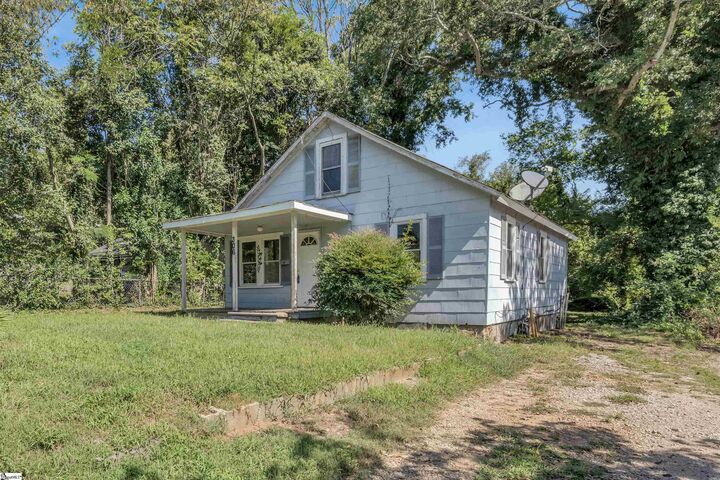 Property Photo: 306 Westview Boulevard SC 29306