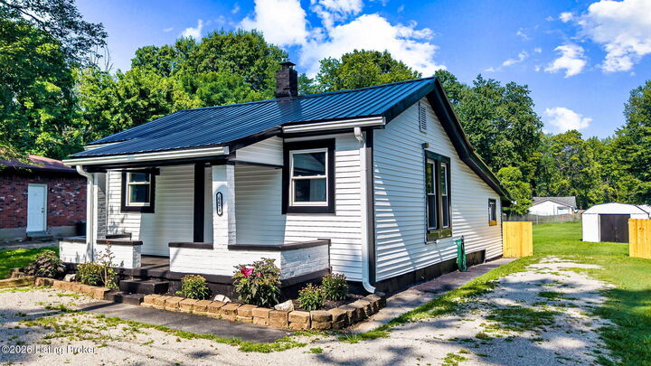 Property Photo: 6674 Rutledge Rd KY 40258
