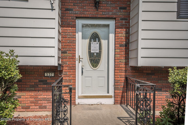 Property Photo:  537 Gladiola Drive  PA 18411 