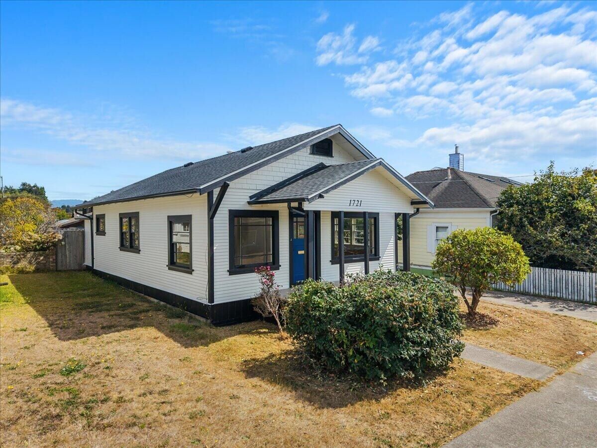 Property Photo:  1721 West Avenue  CA 95501 