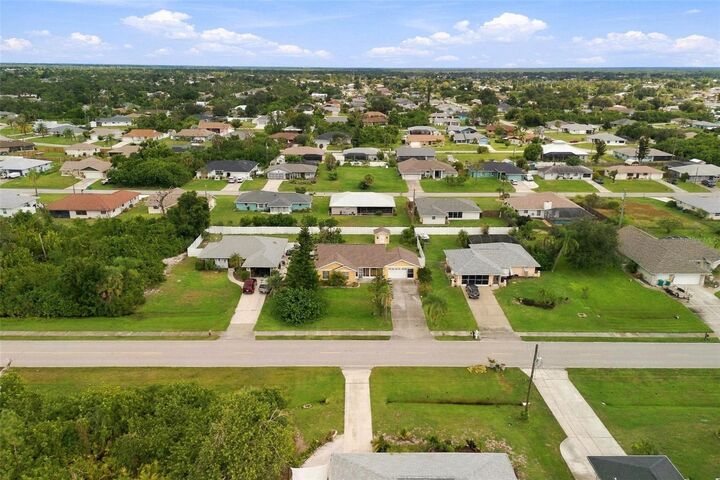 Property Photo:  9910 Gulfstream Boulevard  FL 34224 