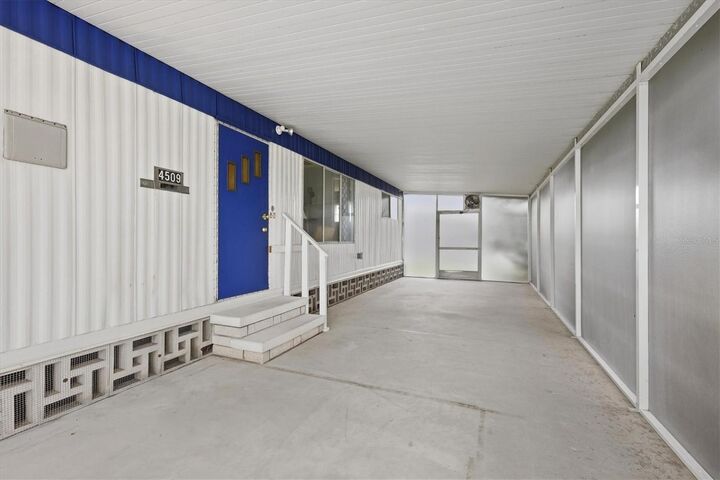 Property Photo: 4509 10th Street Court E FL 34222