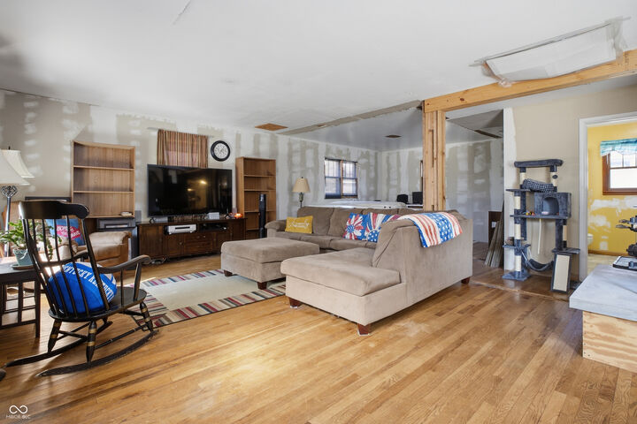 Property Photo:  4401 Weekly Drive  IN 47201 