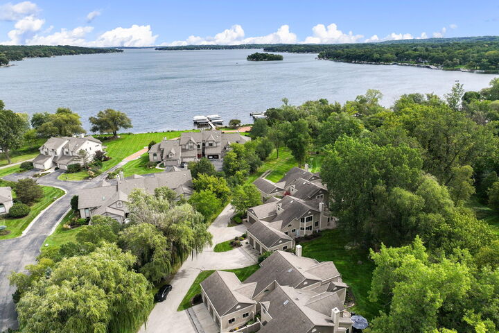 Property Photo: W304n2358 N Westwind Dr WI 53072