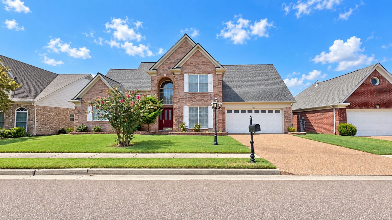 Property Photo: 1091 E Red Fern Cir E TN 38018