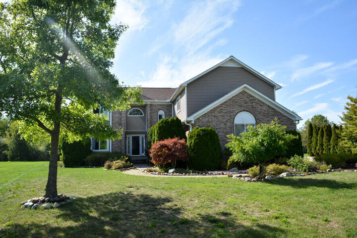 Property Photo: 25548 Winding Creek Drive MI 48164