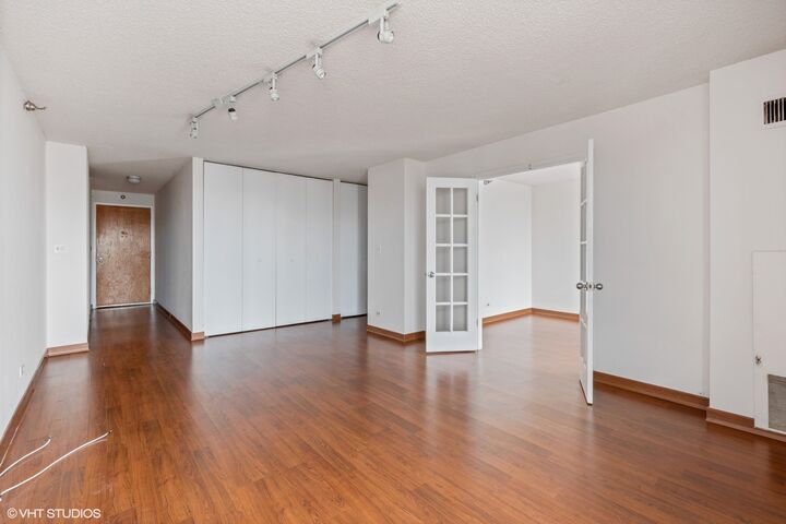 Property Photo:  1122 N Clark Street 2505  IL 60610 