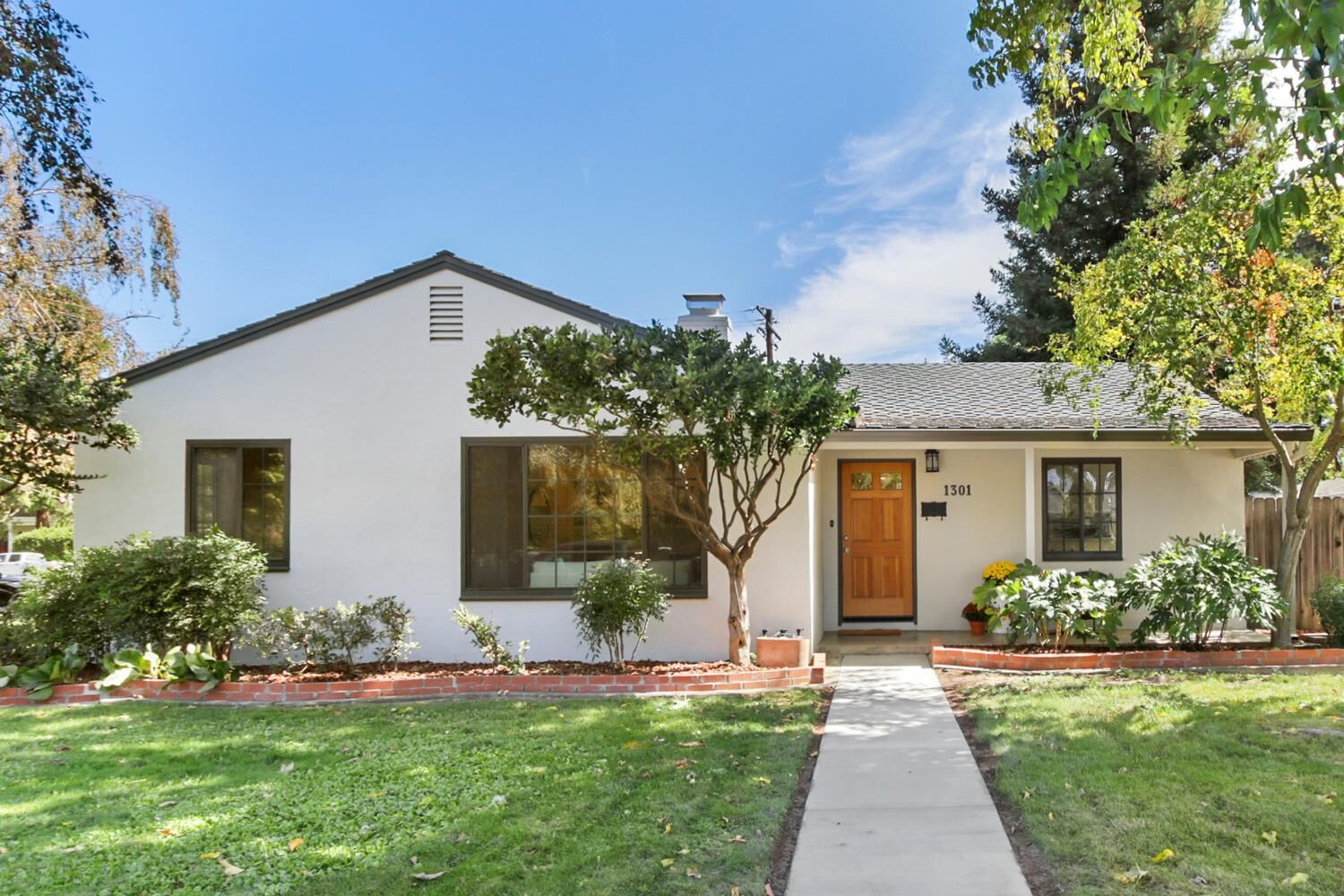 Property Photo:  1301 Fremont Street  CA 95695 