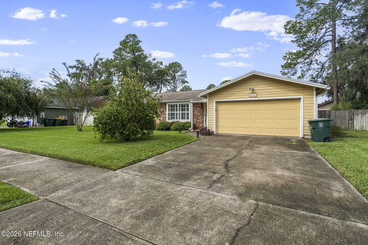 Property Photo:  11546 Woodglen Way  FL 32223 