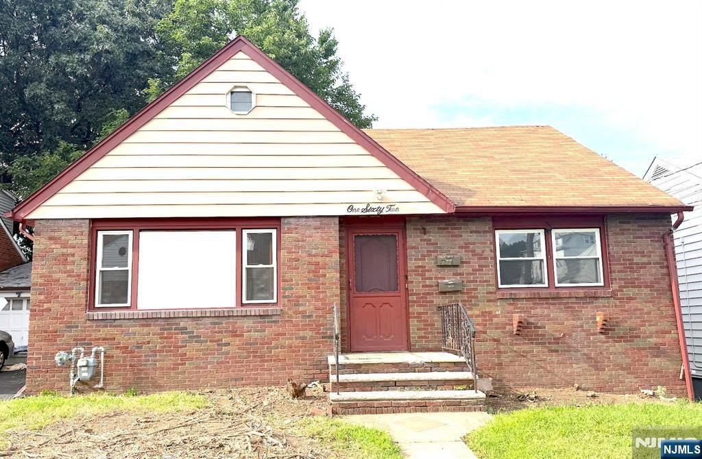 Property Photo:  162 Sheridan Avenue  NJ 07011 
