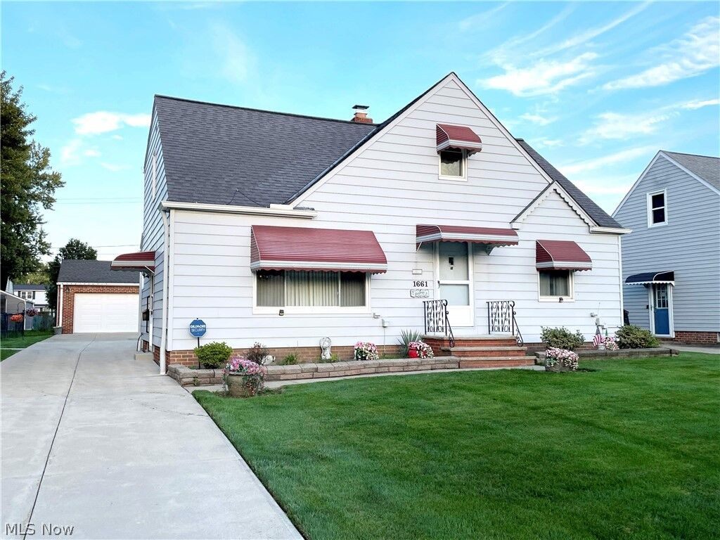 Property Photo:  1661 Byron Drive  OH 44124 