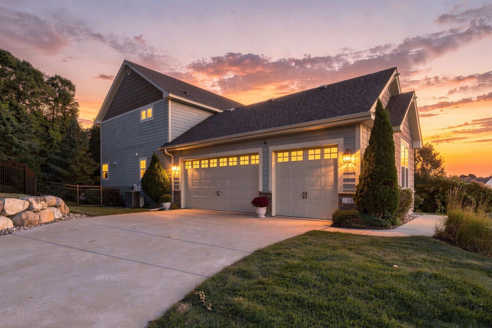 Property Photo:  2388 Highover Trail  MN 55317 
