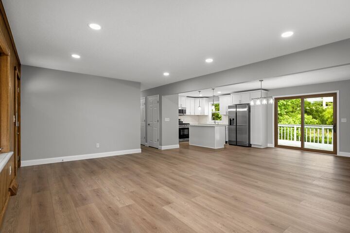Property Photo:  11004 Oak Knoll Terrace N  MN 55305 