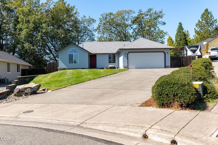 Property Photo: 22 SW Leonard Street OR 97526