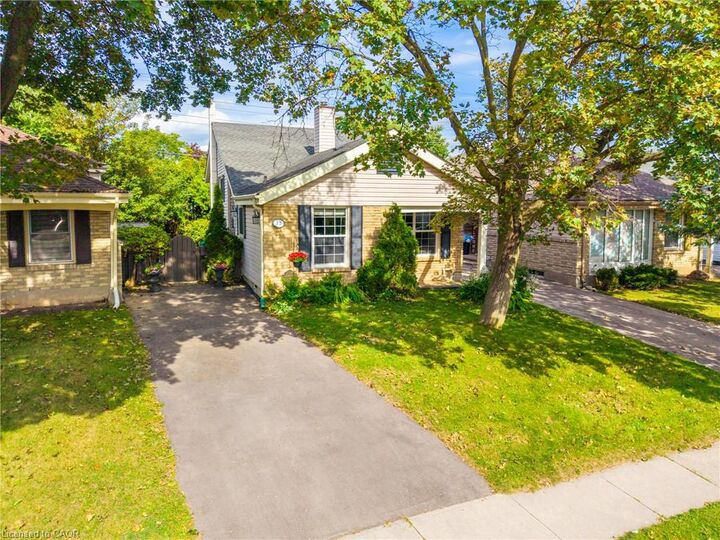 Property Photo:  42 Macteith Court  ON N1R 7B9 