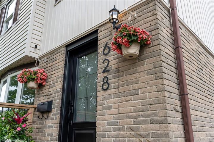Property Photo:  628 College Avenue W  ON N1G 1T8 