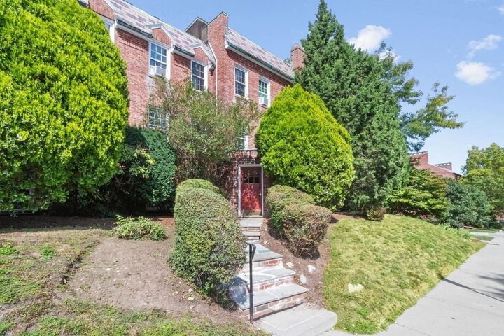 Property Photo:  37 Commonwealth Ave 12  MA 02467 