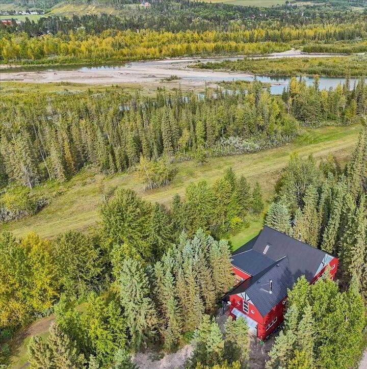 Property Photo:  224 7 Street NE  AB T0M 1X0 