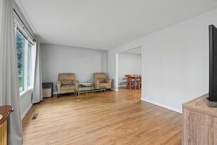 Property Photo:  6008 37 Street SW  AB T3E 5M7 