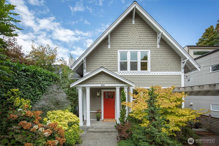 Property Photo:  806 W Fulton Street  WA 98119 