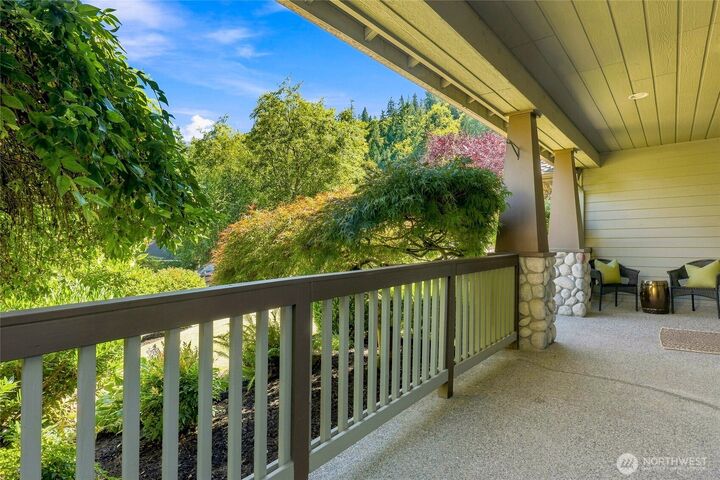 Property Photo: 5627 193rd Place SE WA 98027