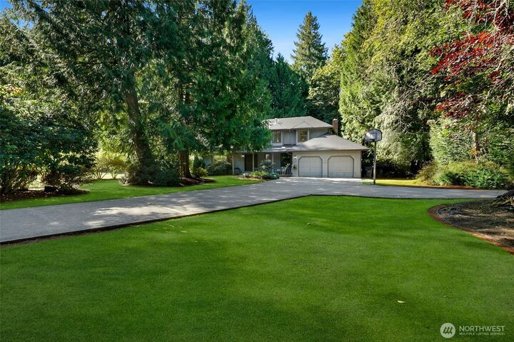 Property Photo:  6833  207th Avenue NE  WA 98052 