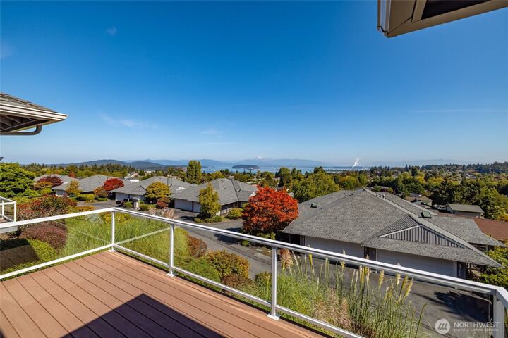 Property Photo: 3903 Ridge Top WA 98221