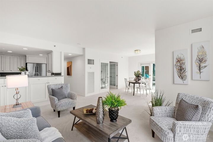 Property Photo: 177 107th Avenue NE 718 WA 98004