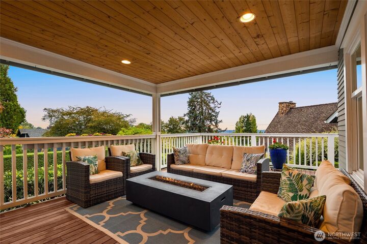 Property Photo: 11344 NE 90th Street WA 98033