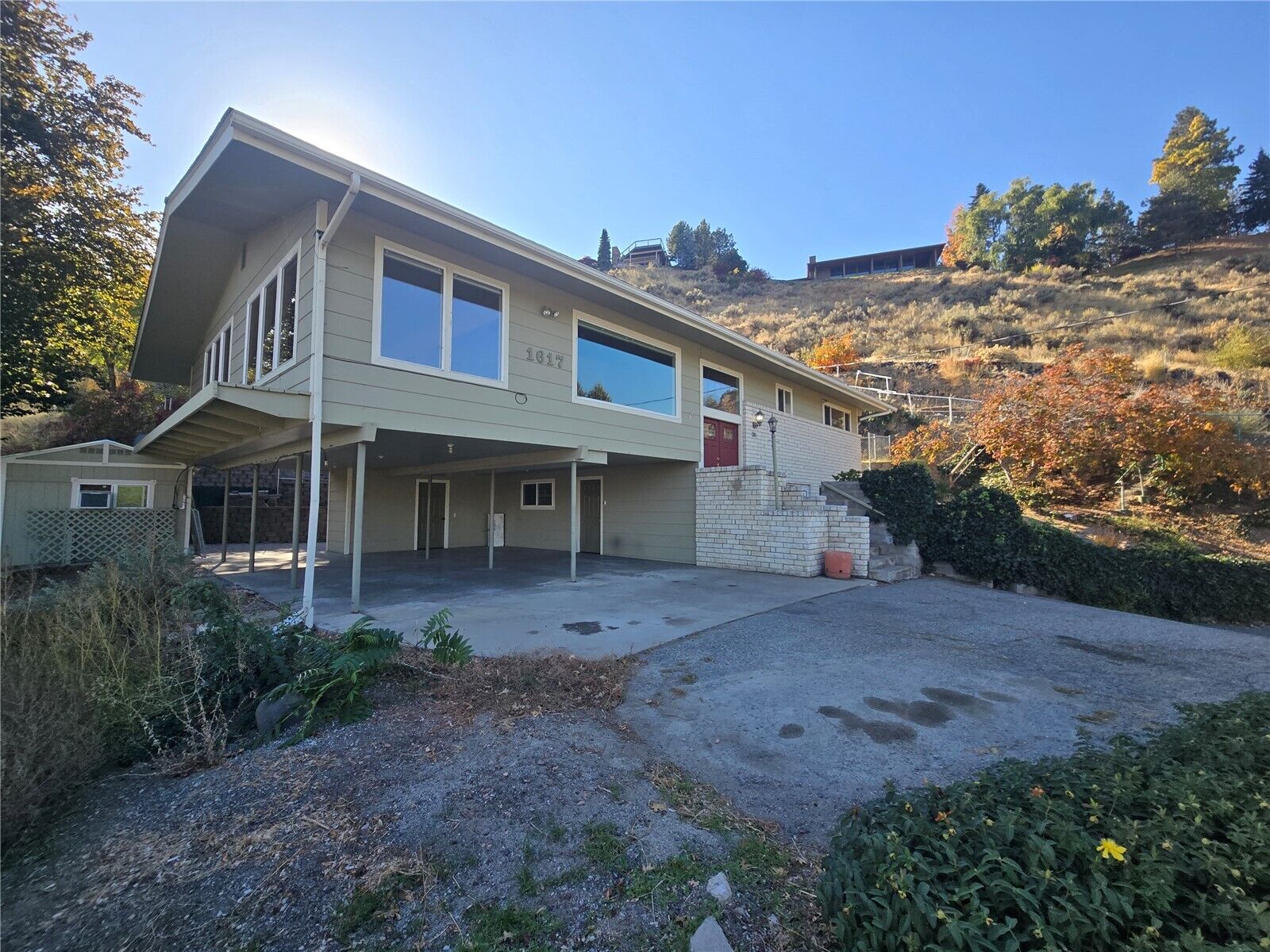 Property Photo: 1617 Carson Lane WA 98801