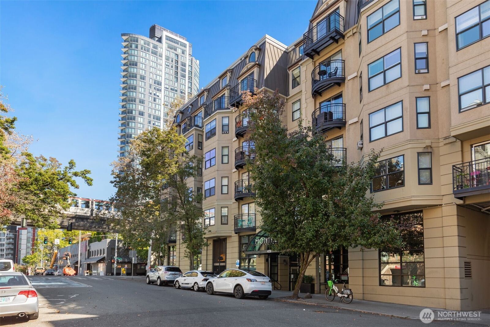 Property Photo: 425 Vine St 721 WA 98121