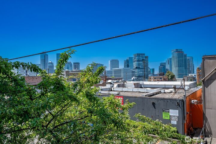 Property Photo: 1711 E Olive Way 305 WA 98102