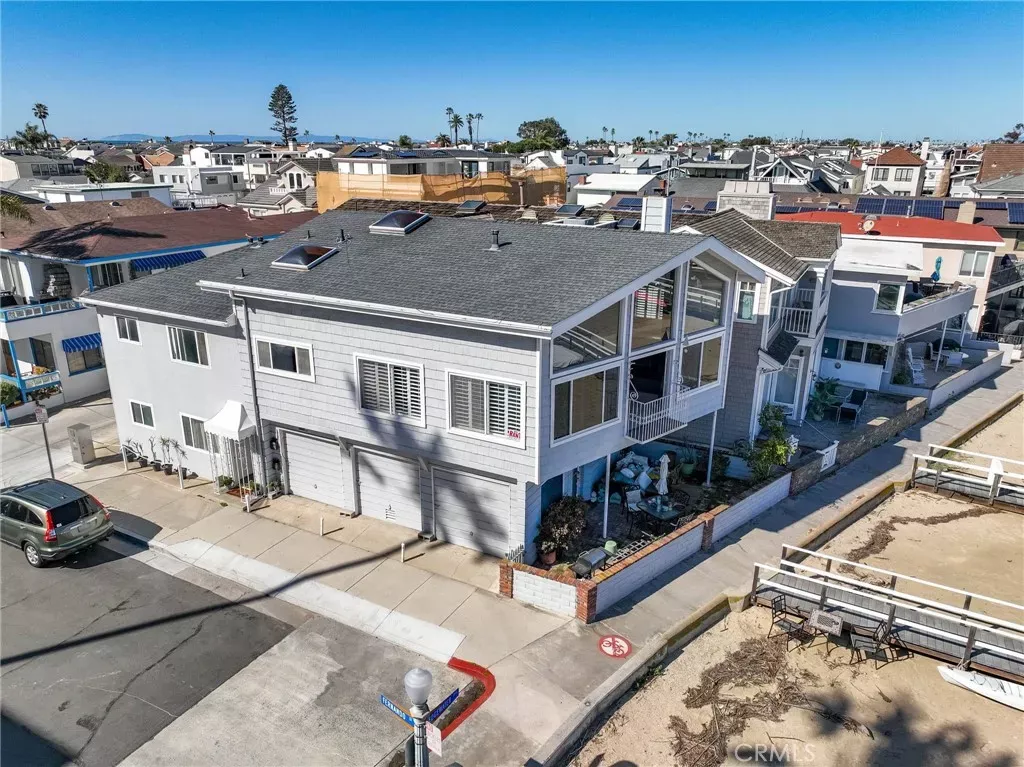 Property Photo:  311 E Edgewater B  CA 92661 