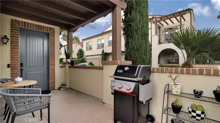 Property Photo:  514 S Melrose  CA 92805 