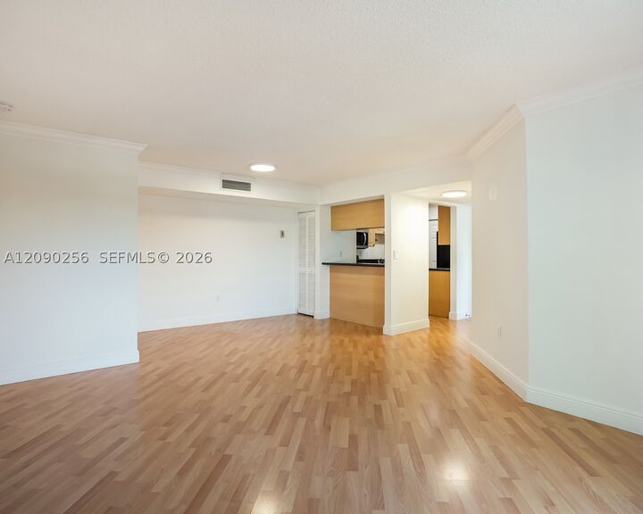 Property Photo: 10765 SW 108th Ave 305 FL 33176