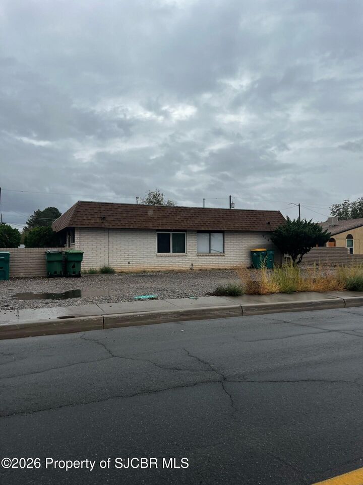 Property Photo:  216 N Court Avenue  NM 87401 