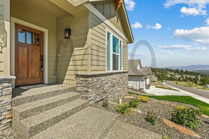 Property Photo: 5116 N Scenic Ln WA 99212