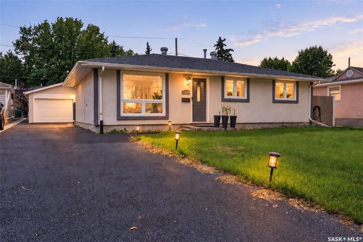 Property Photo:  1146 Duffield Crescent  SK S6H 5M4 