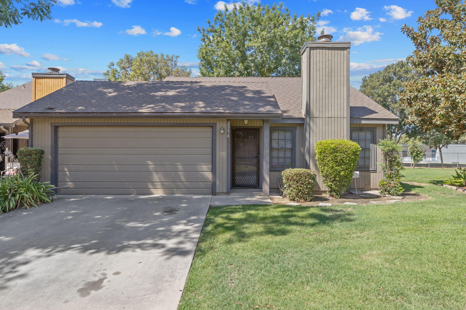 Property Photo:  2356 E Tulare Avenue  CA 93292 