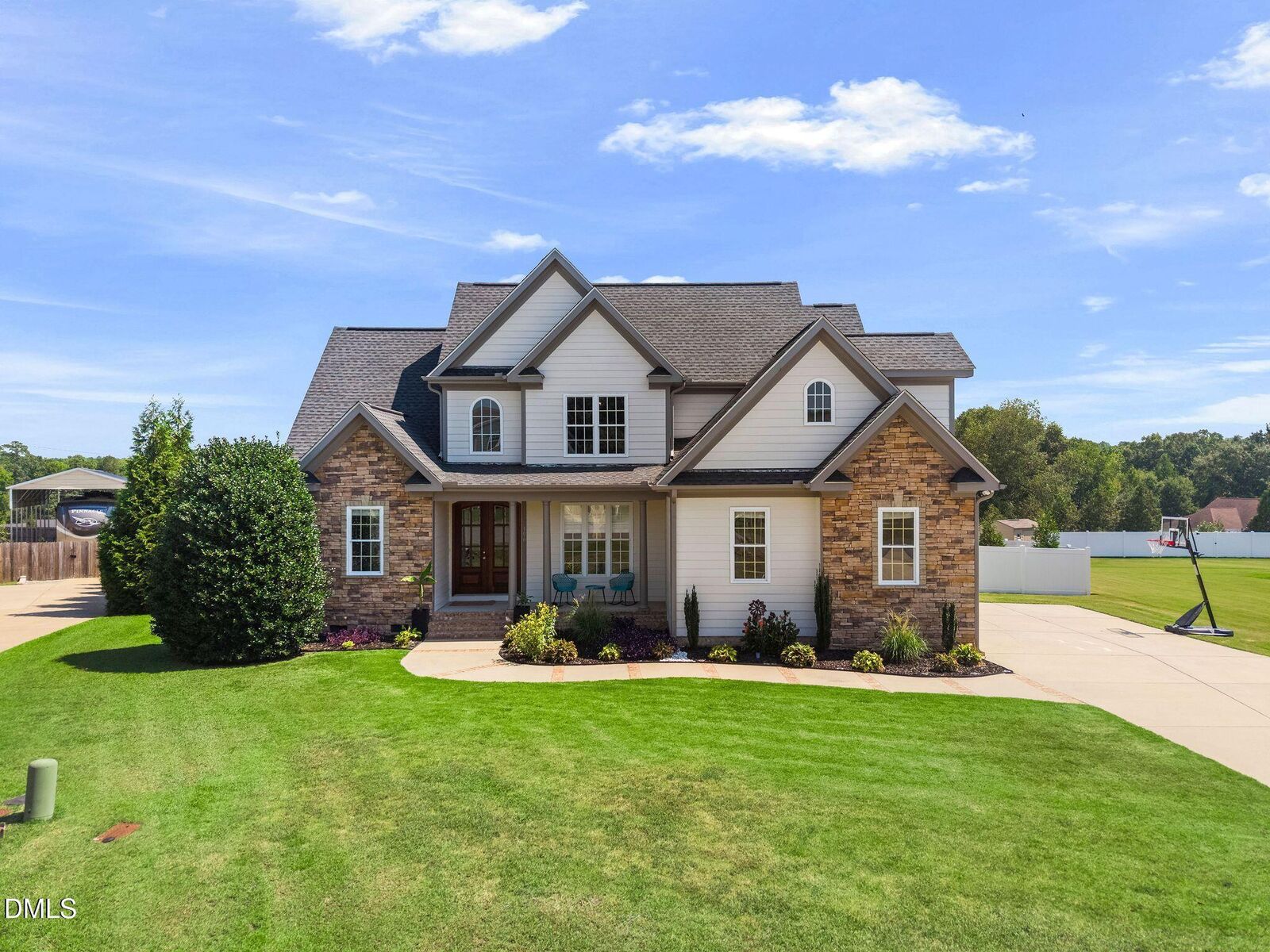 Property Photo: 106 Grahamridge Lane NC 27526