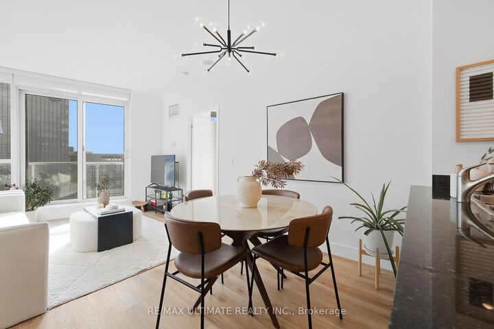 Property Photo:  8 York Street 3505  ON M5J 2Y2 